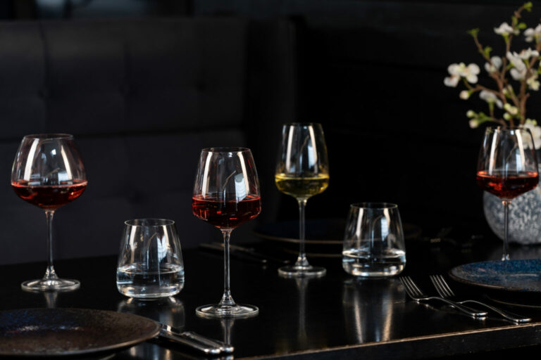 Is het waar dat de vorm van je wijnglas de smaak bepaalt?